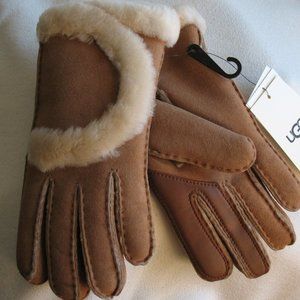 UGG Sheepskin Women's Gloves - NWT- Chestnut
